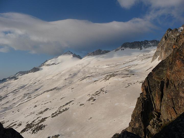 Aneto 021.jpg - L''ANETO et son glacier vue des crêtes sous le portillon supérior. On aurait pas du passer par là :-((
